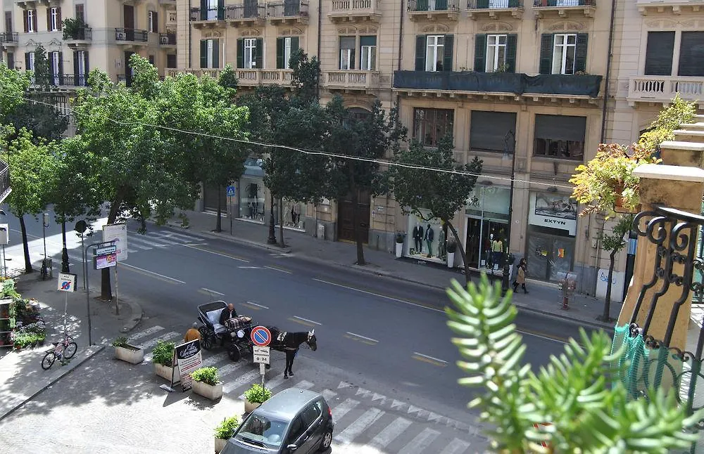 Bed And Breakfast D'Angelo Palermo 2*,